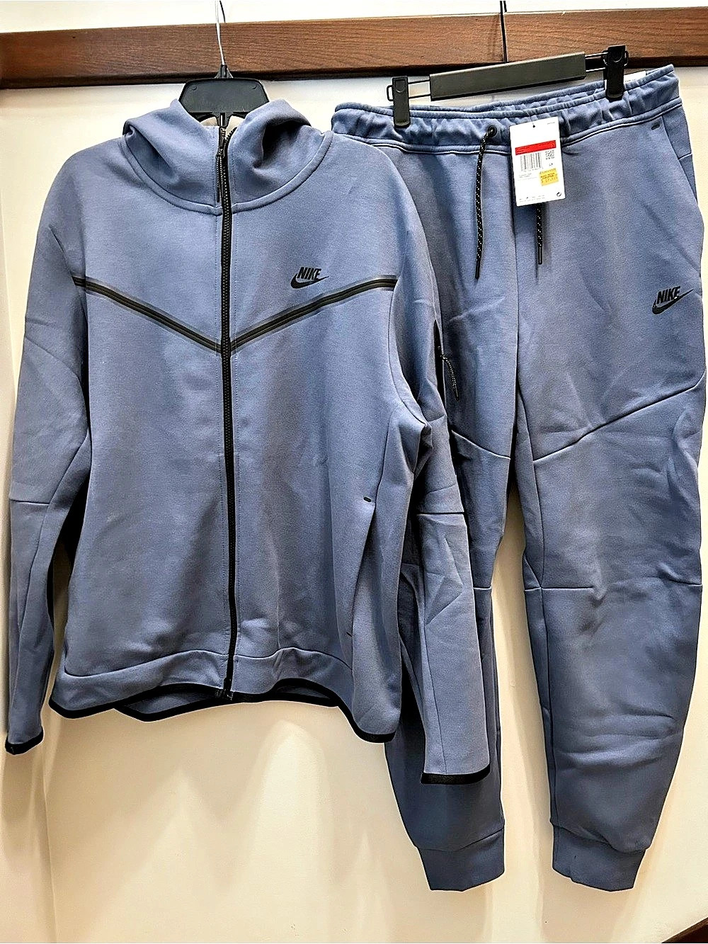 Nike Tech Fleece Full-Zip Hoodie XL and Jogger Pants Large Set Hoodie and Jogger